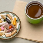 Atrodiet tiem citu laiku: 4 vitamīni, kurus nekad nevajadzētu sajaukt ar kafiju atrodiet-tiem-citu-laiku-4-vitamini-kurus-nekad-nevajadzetu-sajaukt.webp.webp